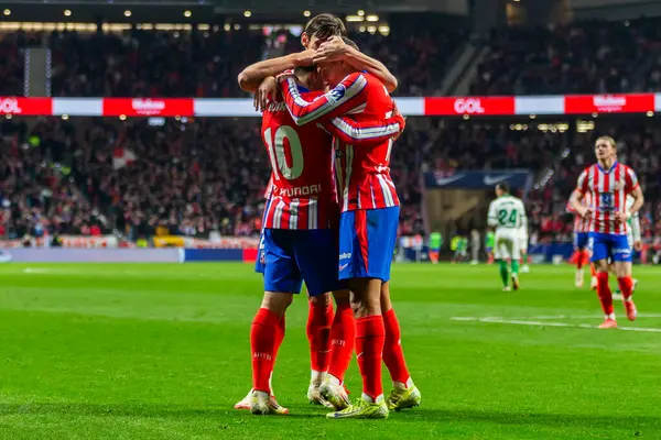 Madrid, 4 Şubat 2025: Atletico de Madrid ile Getafe FC arasında oynanan Copa del Rey maçı. Copa del Rey çeyrek final. Atletico de Madrid oyuncuları. Profesyonel futbol..