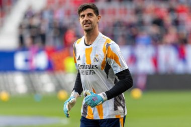Pamplona, İspanya - 15 Şubat 2025: Pamplona 'da oynanan Osasuna ve Real Madrid ligi maçı. Gerçek Madrid oyuncuları. Avrupa şampiyonları. Lig 2024, 2025