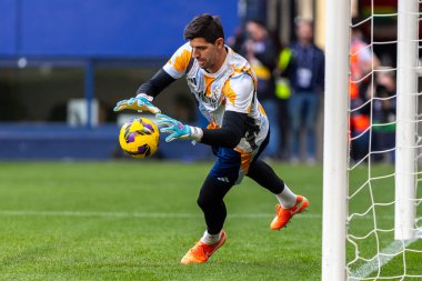 Pamplona, İspanya - 15 Şubat 2025: Pamplona 'da oynanan Osasuna ve Real Madrid ligi maçı. Gerçek Madrid oyuncuları. Avrupa şampiyonları. Lig 2024, 2025