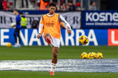 Pamplona, İspanya - 15 Şubat 2025: Pamplona 'da oynanan Osasuna ve Real Madrid ligi maçı. Gerçek Madrid oyuncuları. Avrupa şampiyonları. Lig 2024, 2025