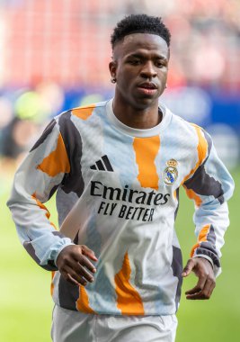 Pamplona, İspanya - 15 Şubat 2025: Pamplona 'da oynanan Osasuna ve Real Madrid ligi maçı. Gerçek Madrid oyuncuları. Avrupa şampiyonları. Lig 2024, 2025