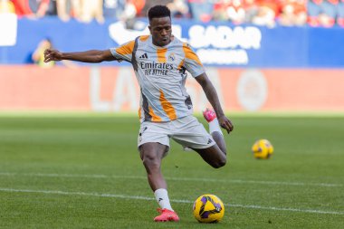 Pamplona, İspanya - 15 Şubat 2025: Pamplona 'da oynanan Osasuna ve Real Madrid ligi maçı. Gerçek Madrid oyuncuları. Avrupa şampiyonları. Lig 2024, 2025