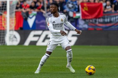 Pamplona, İspanya - 15 Şubat 2025: Pamplona 'da oynanan Osasuna ve Real Madrid ligi maçı. Gerçek Madrid oyuncuları. Avrupa şampiyonları. Lig 2024, 2025