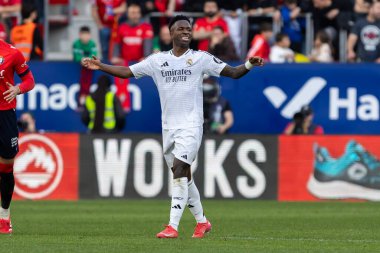 Pamplona, İspanya - 15 Şubat 2025: Pamplona 'da oynanan Osasuna ve Real Madrid ligi maçı. Gerçek Madrid oyuncuları. Avrupa şampiyonları. Lig 2024, 2025