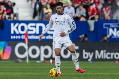 Pamplona, İspanya - 15 Şubat 2025: Pamplona 'da oynanan Osasuna ve Real Madrid ligi maçı. Gerçek Madrid oyuncuları. Avrupa şampiyonları. Lig 2024, 2025