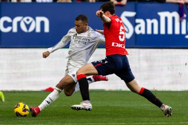 Pamplona, İspanya - 15 Şubat 2025: Pamplona 'da oynanan Osasuna ve Real Madrid ligi maçı. Gerçek Madrid oyuncuları. Avrupa şampiyonları. Lig 2024, 2025