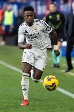 Pamplona, İspanya - 15 Şubat 2025: Pamplona 'da oynanan Osasuna ve Real Madrid ligi maçı. Gerçek Madrid oyuncuları. Avrupa şampiyonları. Lig 2024, 2025