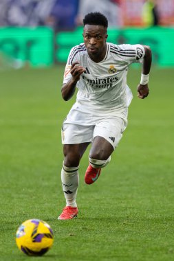 Pamplona, İspanya - 15 Şubat 2025: Pamplona 'da oynanan Osasuna ve Real Madrid ligi maçı. Gerçek Madrid oyuncuları. Avrupa şampiyonları. Lig 2024, 2025