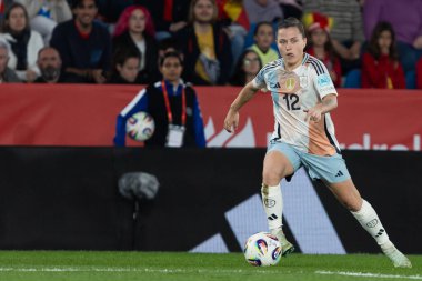 Valencia, İspanya - 21 Şubat 2025: İspanya milli takımı ile Belçika milli takımı arasındaki maç Valencia 'da oynandı. UEFA Kadın Milletler Ligi. İspanyol milli futbol takımının oyuncuları.