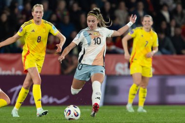 Valencia, İspanya - 21 Şubat 2025: İspanya milli takımı ile Belçika milli takımı arasındaki maç Valencia 'da oynandı. UEFA Kadın Milletler Ligi. İspanyol milli futbol takımının oyuncuları.