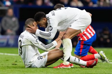 Madrid, İspanya - 12 Mart 2025: Madrid 'de Atletico Madrid ile Real Madrid arasında oynanan Şampiyonlar Ligi maçı. Gerçek Madrid oyuncuları. Avrupa şampiyonları. İspanyol Euroderby.