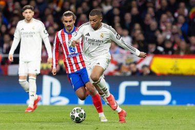 Madrid, İspanya - 12 Mart 2025: Madrid 'de Atletico Madrid ile Real Madrid arasında oynanan Şampiyonlar Ligi maçı. Gerçek Madrid oyuncuları. Avrupa şampiyonları. İspanyol Euroderby.