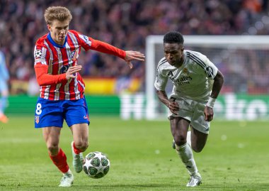 Madrid, İspanya - 12 Mart 2025: Madrid 'de Atletico Madrid ile Real Madrid arasında oynanan Şampiyonlar Ligi maçı. Gerçek Madrid oyuncuları. Avrupa şampiyonları. İspanyol Euroderby.