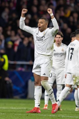 Madrid, İspanya - 12 Mart 2025: Madrid 'de Atletico Madrid ile Real Madrid arasında oynanan Şampiyonlar Ligi maçı. Gerçek Madrid oyuncuları. Avrupa şampiyonları. İspanyol Euroderby.