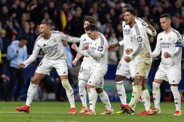 Madrid, İspanya - 12 Mart 2025: Madrid 'de Atletico Madrid ile Real Madrid arasında oynanan Şampiyonlar Ligi maçı. Gerçek Madrid oyuncuları. Avrupa şampiyonları. İspanyol Euroderby.