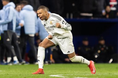 Madrid, İspanya - 12 Mart 2025: Madrid 'de Atletico Madrid ile Real Madrid arasında oynanan Şampiyonlar Ligi maçı. Gerçek Madrid oyuncuları. Avrupa şampiyonları. İspanyol Euroderby.