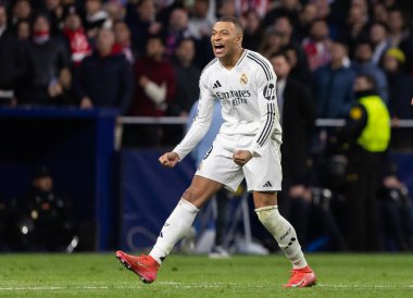 Madrid, İspanya - 12 Mart 2025: Madrid 'de Atletico Madrid ile Real Madrid arasında oynanan Şampiyonlar Ligi maçı. Gerçek Madrid oyuncuları. Avrupa şampiyonları. İspanyol Euroderby.