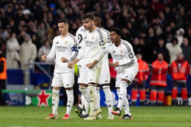 Madrid, İspanya - 12 Mart 2025: Madrid 'de Atletico Madrid ile Real Madrid arasında oynanan Şampiyonlar Ligi maçı. Gerçek Madrid oyuncuları. Avrupa şampiyonları. İspanyol Euroderby.