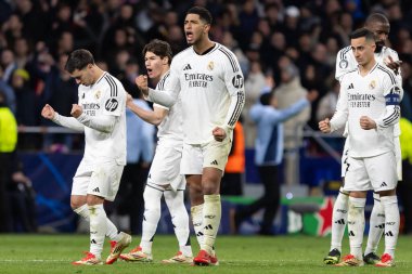 Madrid, İspanya - 12 Mart 2025: Madrid 'de Atletico Madrid ile Real Madrid arasında oynanan Şampiyonlar Ligi maçı. Gerçek Madrid oyuncuları. Avrupa şampiyonları. İspanyol Euroderby.