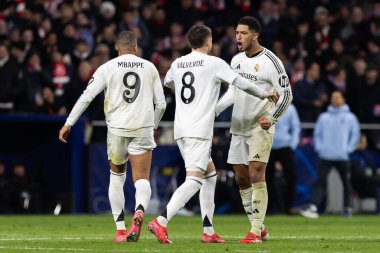 Madrid, İspanya - 12 Mart 2025: Madrid 'de Atletico Madrid ile Real Madrid arasında oynanan Şampiyonlar Ligi maçı. Gerçek Madrid oyuncuları. Avrupa şampiyonları. İspanyol Euroderby.