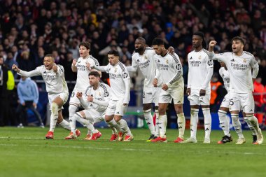Madrid, İspanya - 12 Mart 2025: Madrid 'de Atletico Madrid ile Real Madrid arasında oynanan Şampiyonlar Ligi maçı. Gerçek Madrid oyuncuları. Avrupa şampiyonları. İspanyol Euroderby.