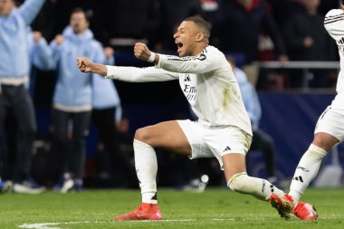 Madrid, İspanya - 12 Mart 2025: Madrid 'de Atletico Madrid ile Real Madrid arasında oynanan Şampiyonlar Ligi maçı. Gerçek Madrid oyuncuları. Avrupa şampiyonları. İspanyol Euroderby.