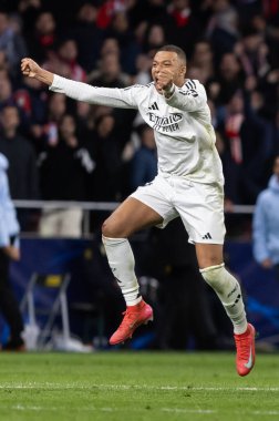 Madrid, İspanya - 12 Mart 2025: Madrid 'de Atletico Madrid ile Real Madrid arasında oynanan Şampiyonlar Ligi maçı. Gerçek Madrid oyuncuları. Avrupa şampiyonları. İspanyol Euroderby.