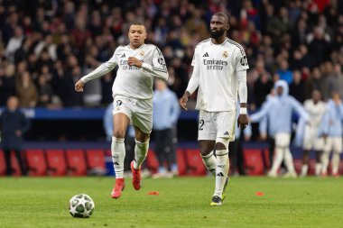 Madrid, İspanya - 12 Mart 2025: Madrid 'de Atletico Madrid ile Real Madrid arasında oynanan Şampiyonlar Ligi maçı. Gerçek Madrid oyuncuları. Avrupa şampiyonları. İspanyol Euroderby.