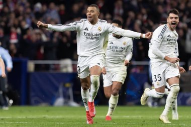 Madrid, İspanya - 12 Mart 2025: Madrid 'de Atletico Madrid ile Real Madrid arasında oynanan Şampiyonlar Ligi maçı. Gerçek Madrid oyuncuları. Avrupa şampiyonları. İspanyol Euroderby.