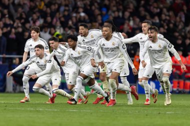 Madrid, İspanya - 12 Mart 2025: Madrid 'de Atletico Madrid ile Real Madrid arasında oynanan Şampiyonlar Ligi maçı. Gerçek Madrid oyuncuları. Avrupa şampiyonları. İspanyol Euroderby.