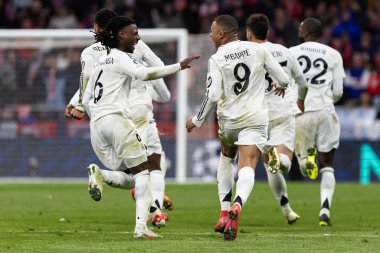 Madrid, İspanya - 12 Mart 2025: Madrid 'de Atletico Madrid ile Real Madrid arasında oynanan Şampiyonlar Ligi maçı. Gerçek Madrid oyuncuları. Avrupa şampiyonları. İspanyol Euroderby.