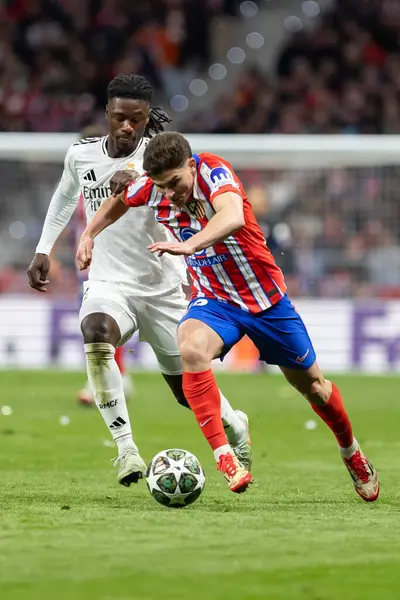 Madrid, İspanya - 12 Mart 2025: Madrid 'de Atletico Madrid ile Real Madrid arasında oynanan Şampiyonlar Ligi maçı. Gerçek Madrid oyuncuları. Avrupa şampiyonları. İspanyol Euroderby.