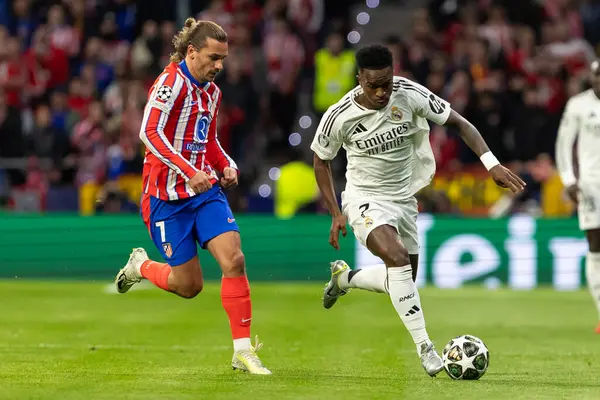 Madrid, İspanya - 12 Mart 2025: Atletico Madrid ile Real Madrid arasındaki Şampiyonlar Ligi maçı başkentte oynandı. Avrupa Şampiyonları. İspanyol Euroderby.