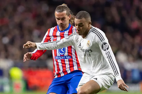 Madrid, İspanya - 12 Mart 2025: Atletico Madrid ile Real Madrid arasındaki Şampiyonlar Ligi maçı başkentte oynandı. Avrupa Şampiyonları. İspanyol Euroderby.