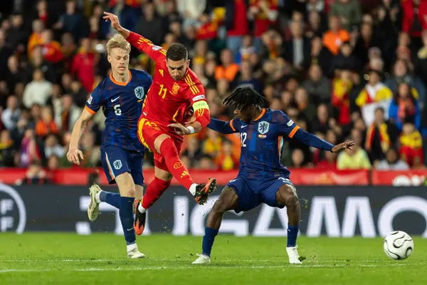 Valencia, İspanya - 23 Mart 2025: UEFA Uluslar Ligi çeyrek finalleri İspanya ile Hollanda arasında Valencia 'da oynandı. İspanyol milli takım oyuncuları. İspanya kazandı.