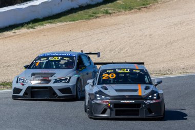 Madrid, İspanya - 29 Mart 2025: Madrid 'deki Jarama Pisti' nde düzenlenen RACE Touring Car Championship Championship. Araba yarışı. Kapalı devre. Hız yarışı.
