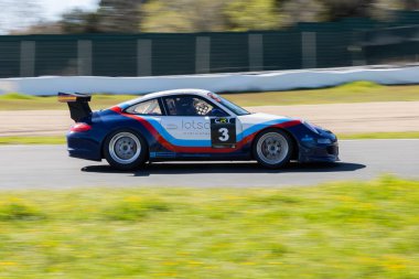 Madrid, İspanya - 29 Mart 2025: Madrid 'deki Jarama Pisti' nde düzenlenen RACE Touring Car Championship Championship. Araba yarışı. Kapalı devre. Hız yarışı.