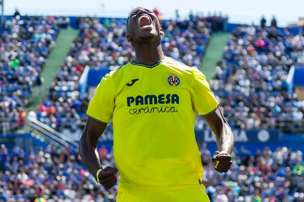 Madrid, İspanya - 30 Mart 2025: La Liga maçı Getafe FC ile Villarreal arasında Madrid 'de oynandı. Villarreal oyuncuları. Profesyonel futbol. La Liga 2024, 2025.