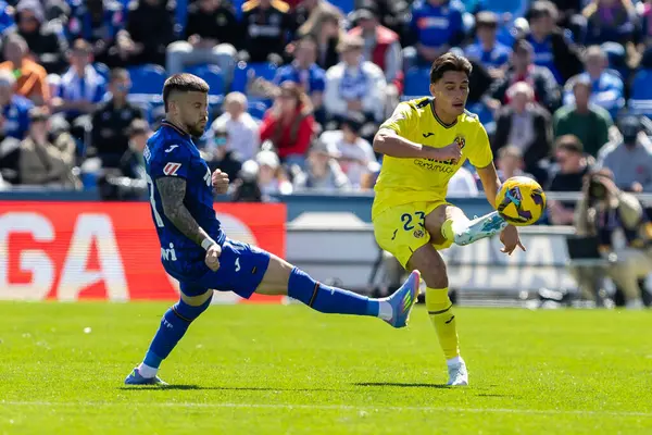 Madrid, İspanya - 30 Mart 2025: La Liga maçı Getafe FC ile Villarreal arasında Madrid 'de oynandı. Villarreal oyuncuları. Profesyonel futbol. La Liga 2024, 2025.