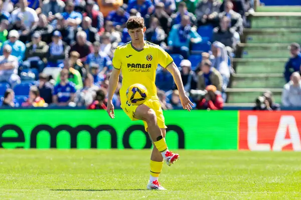 Madrid, İspanya - 30 Mart 2025: La Liga maçı Getafe FC ile Villarreal arasında Madrid 'de oynandı. Villarreal oyuncuları. Profesyonel futbol. La Liga 2024, 2025.