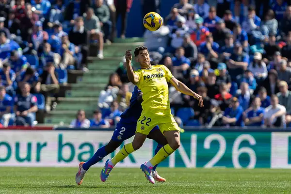 Madrid, İspanya - 30 Mart 2025: La Liga maçı Getafe FC ile Villarreal arasında Madrid 'de oynandı. Villarreal oyuncuları. Profesyonel futbol. La Liga 2024, 2025.