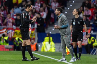 Madrid, İspanya - 2 Nisan 2025: Atletico Madrid ile FC Barcelona arasında oynanan Copa del Rey yarı final maçı. Atletico Madrid oyuncuları. Copa del Rey yarı finalleri.