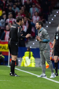 Madrid, İspanya - 2 Nisan 2025: Atletico Madrid ile FC Barcelona arasında oynanan Copa del Rey yarı final maçı. Atletico Madrid oyuncuları. Copa del Rey yarı finalleri.