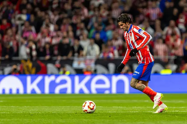 Madrid, İspanya - 2 Nisan 2025: Atletico Madrid ile FC Barcelona arasında oynanan Copa del Rey yarı final maçı. Atletico Madrid oyuncuları. Copa del Rey yarı finalleri.