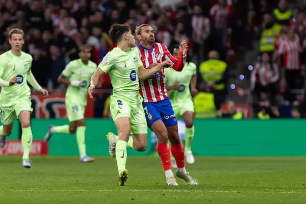 Madrid, İspanya - 2 Nisan 2025: Atletico Madrid ile FC Barcelona arasında oynanan Copa del Rey yarı final maçı. FC Barcelona oyuncuları. Copa del Rey yarı finalleri.