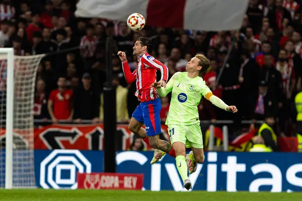Madrid, İspanya - 2 Nisan 2025: Atletico Madrid ile FC Barcelona arasında oynanan Copa del Rey yarı final maçı. FC Barcelona oyuncuları. Copa del Rey yarı finalleri.