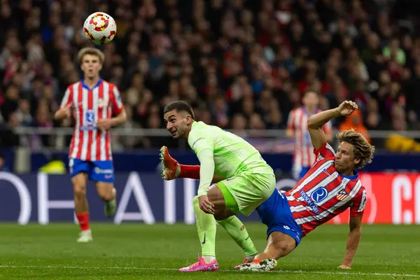 Madrid, İspanya - 2 Nisan 2025: Atletico Madrid ile FC Barcelona arasında oynanan Copa del Rey yarı final maçı. FC Barcelona oyuncuları. Copa del Rey yarı finalleri.