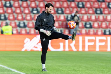 Madrid, İspanya - 4 Nisan 2025: Madrid 'de oynayan Rayo Vallecano ile CD Espaol arasındaki La Liga maçı. Rayo Vallecano oyuncuları. Profesyonel futbol. La Liga 2024-2025.