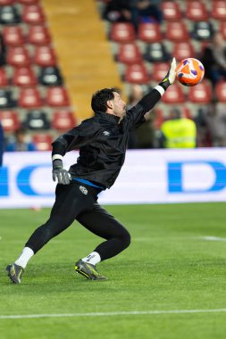 Madrid, İspanya - 4 Nisan 2025: Madrid 'de oynayan Rayo Vallecano ile CD Espaol arasındaki La Liga maçı. Rayo Vallecano oyuncuları. Profesyonel futbol. La Liga 2024-2025.