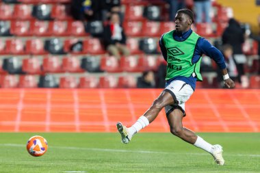 Madrid, İspanya - 4 Nisan 2025: Madrid 'de oynayan Rayo Vallecano ile CD Espaol arasındaki La Liga maçı. Rayo Vallecano oyuncuları. Profesyonel futbol. La Liga 2024-2025.